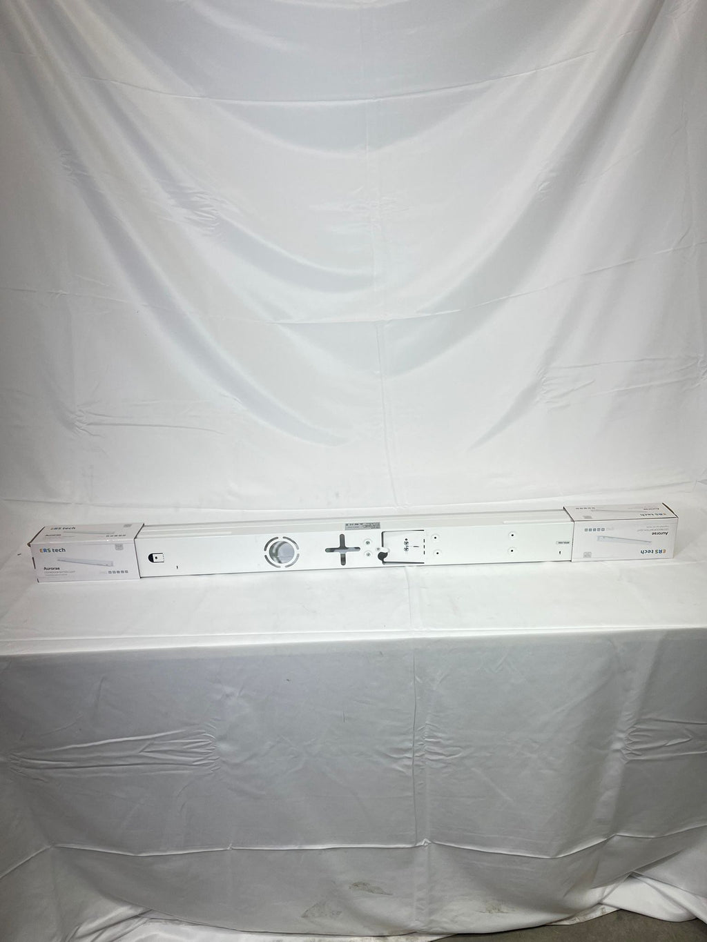 ERS Tech Aurorae LED Indoor Batten Lights CCT: 4,000K 1210mm X 235mm X 280mm