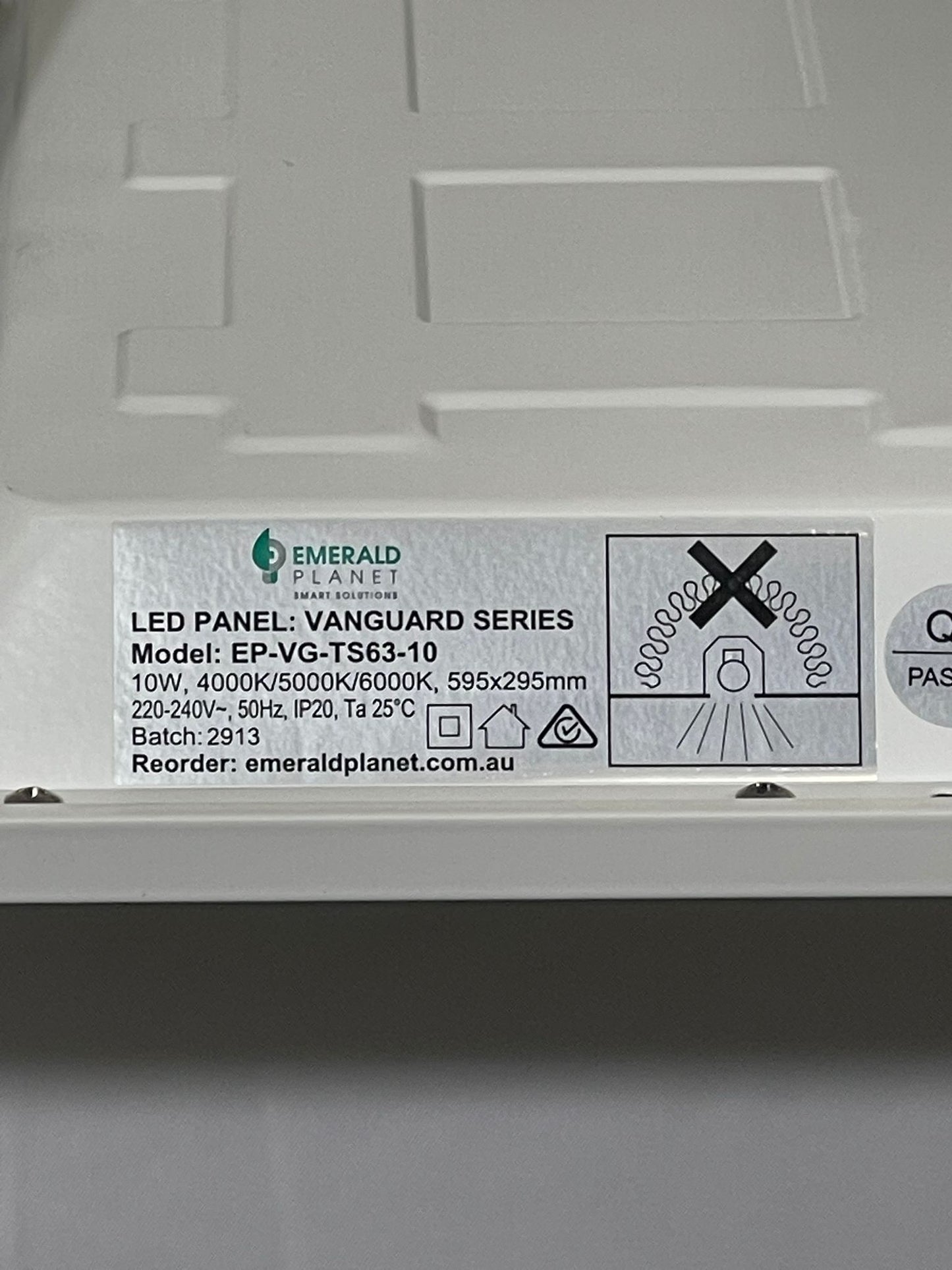 Emerald Planet Panel Light 595x295mm 10W